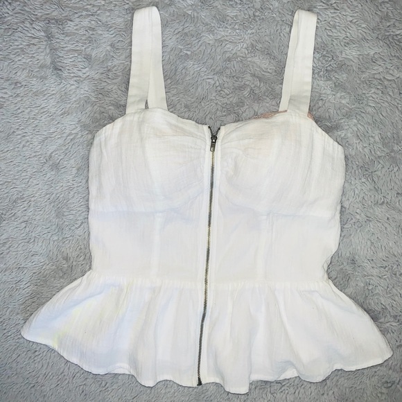 Cute peplum strapped top - Picture 1 of 5